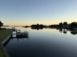 Waterfront Apartment w/boat lift in Swansboro. Beautiful dock deck views - kayak launch w/kayaks - boat lift. - Image 4