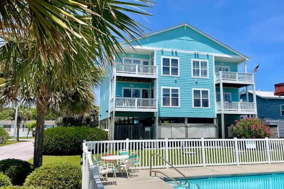 Blue Water D105; Oceanview condo, Atlantic Beach - Image 1