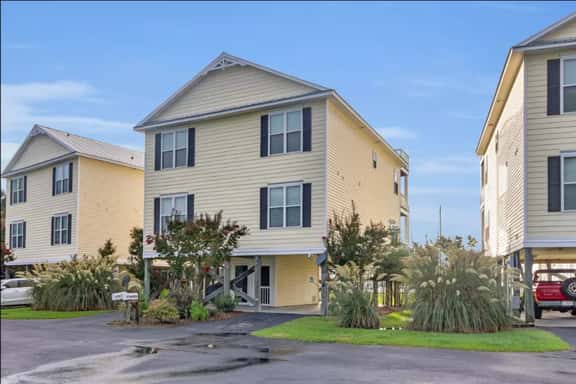 Marina View Bliss - Image 1