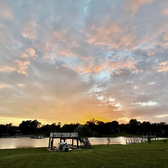 Waterfront Apartment w/boat lift in Swansboro.   Beautiful dock deck views - kayak launch w/kayaks - boat lift. - Image 1